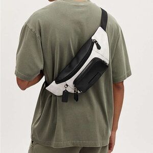 Coach Belt Bag Fanny Pack Leather Crossbody‎ Black White